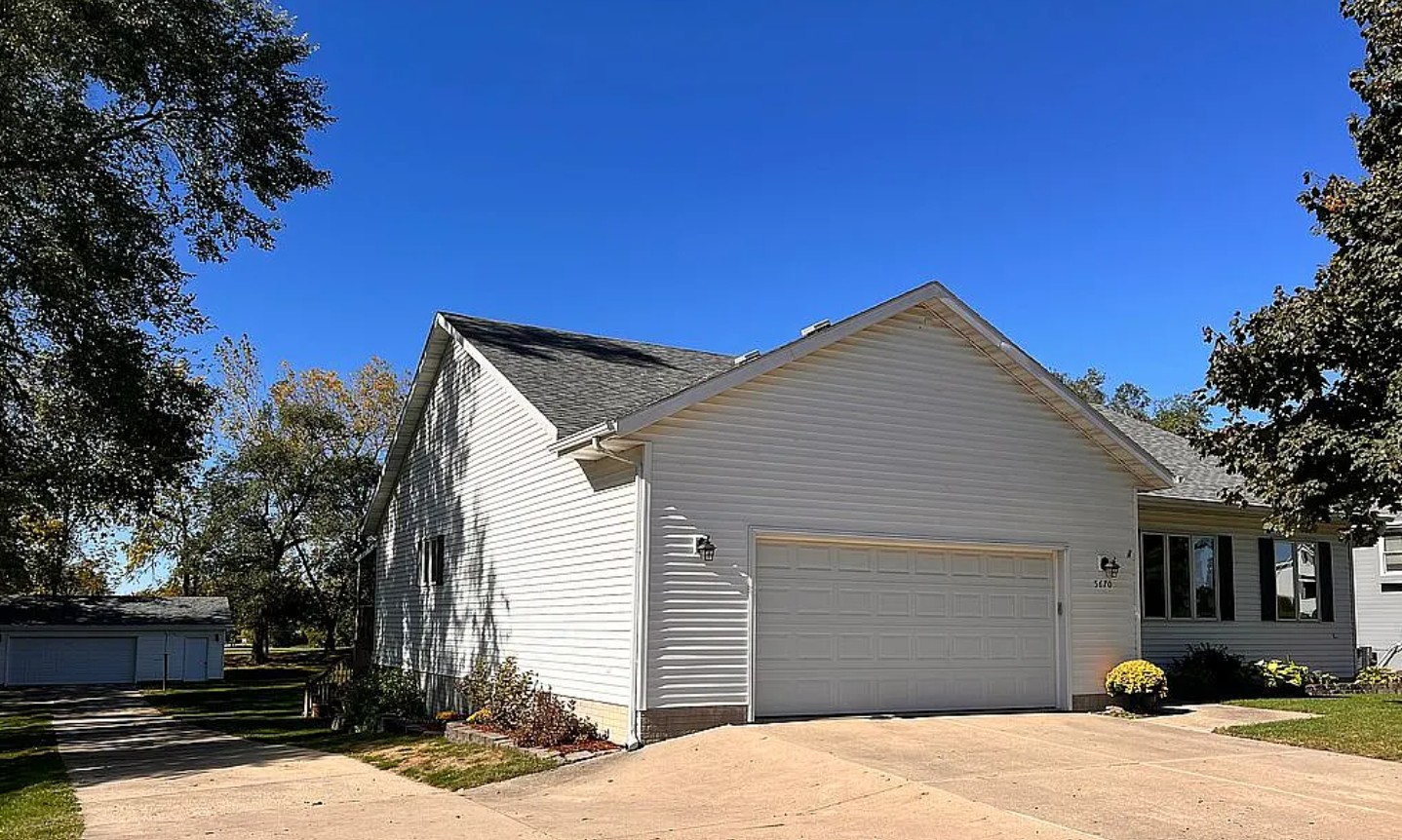 4 Bedroom House For Sale By Owner in Des Moines, IA 