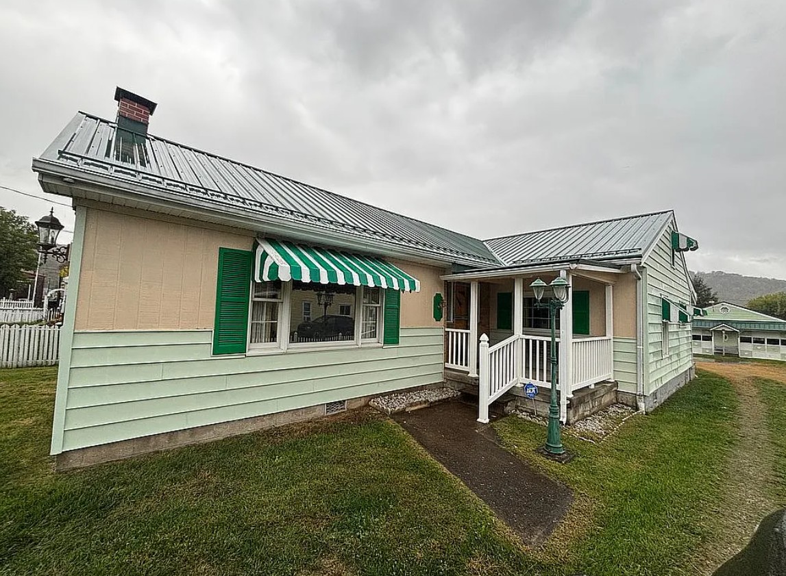 2 Bedroom House For Sale By Owner in Moundsville, WV 