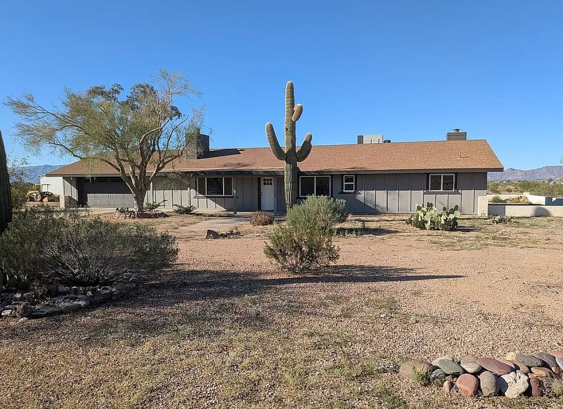 3 Bedroom House For Sale By Owner in Aguila, AZ 