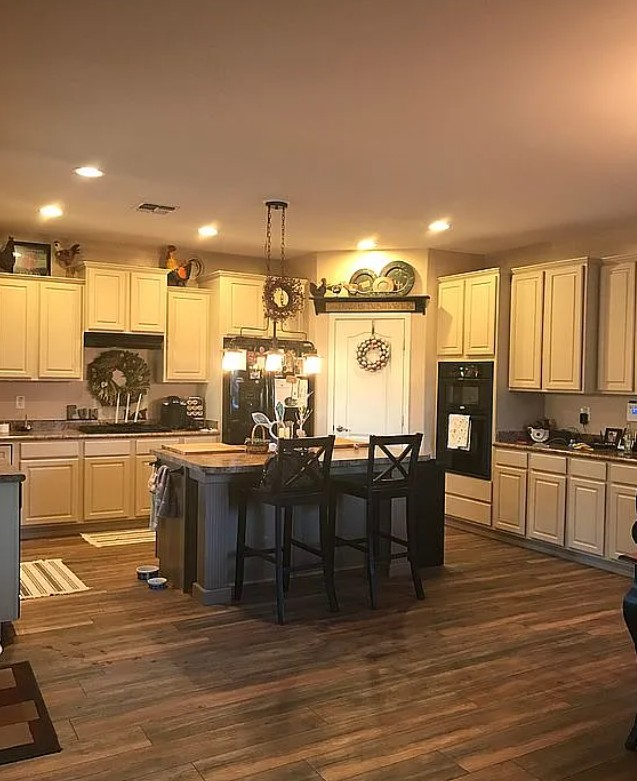 5 Bedroom House For Sale By Owner in Casa Grande, AZ 