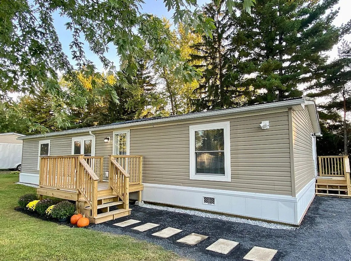 3 Bedroom Mobile Home For Sale By Owner in Saint Albans, VT 