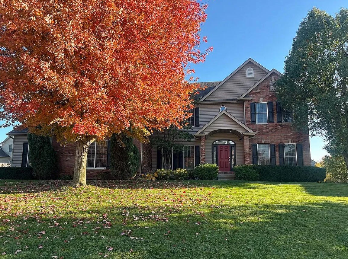 5 Bedroom House For Sale By Owner in Bettendorf, IA 