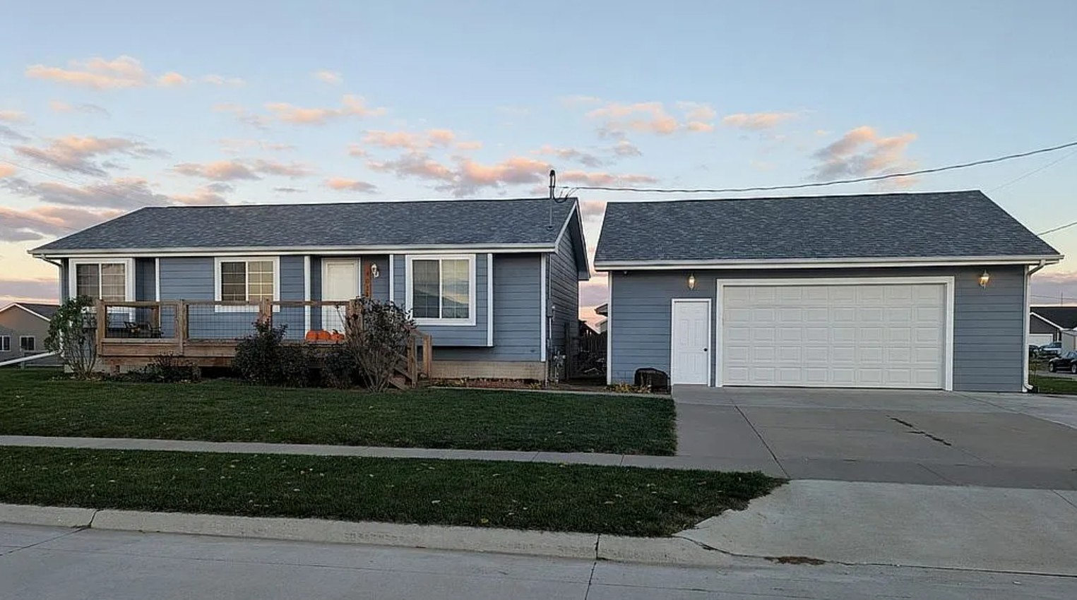 3 Bedroom House For Sale By Owner in Elkhart, IA