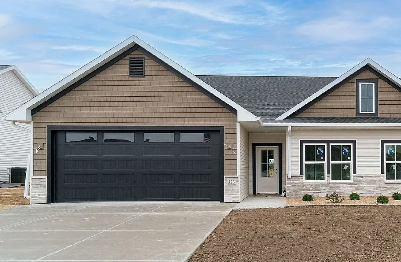 3 Bedroom House For Sale By Owner in Robins, IA