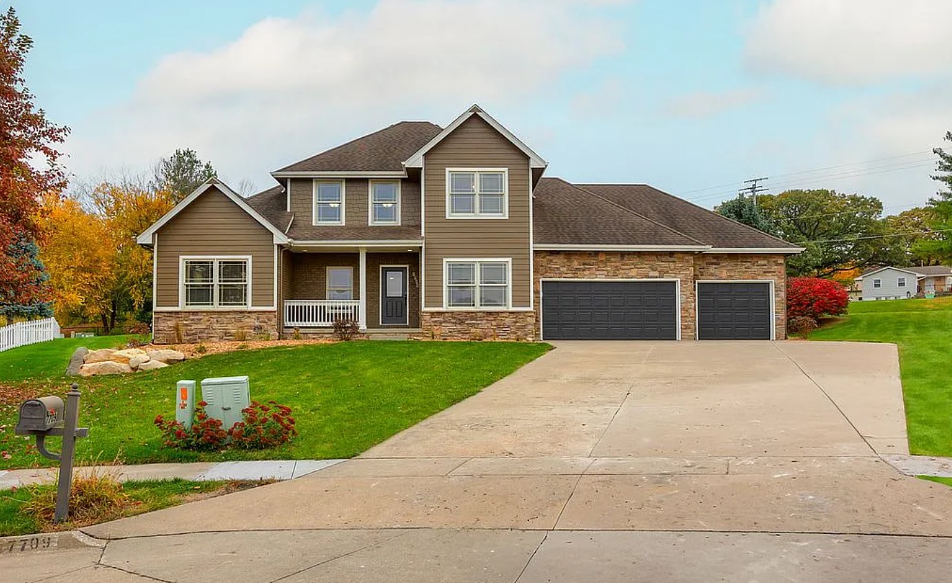 5 Bedroom House For Sale By Owner in Johnston, IA 