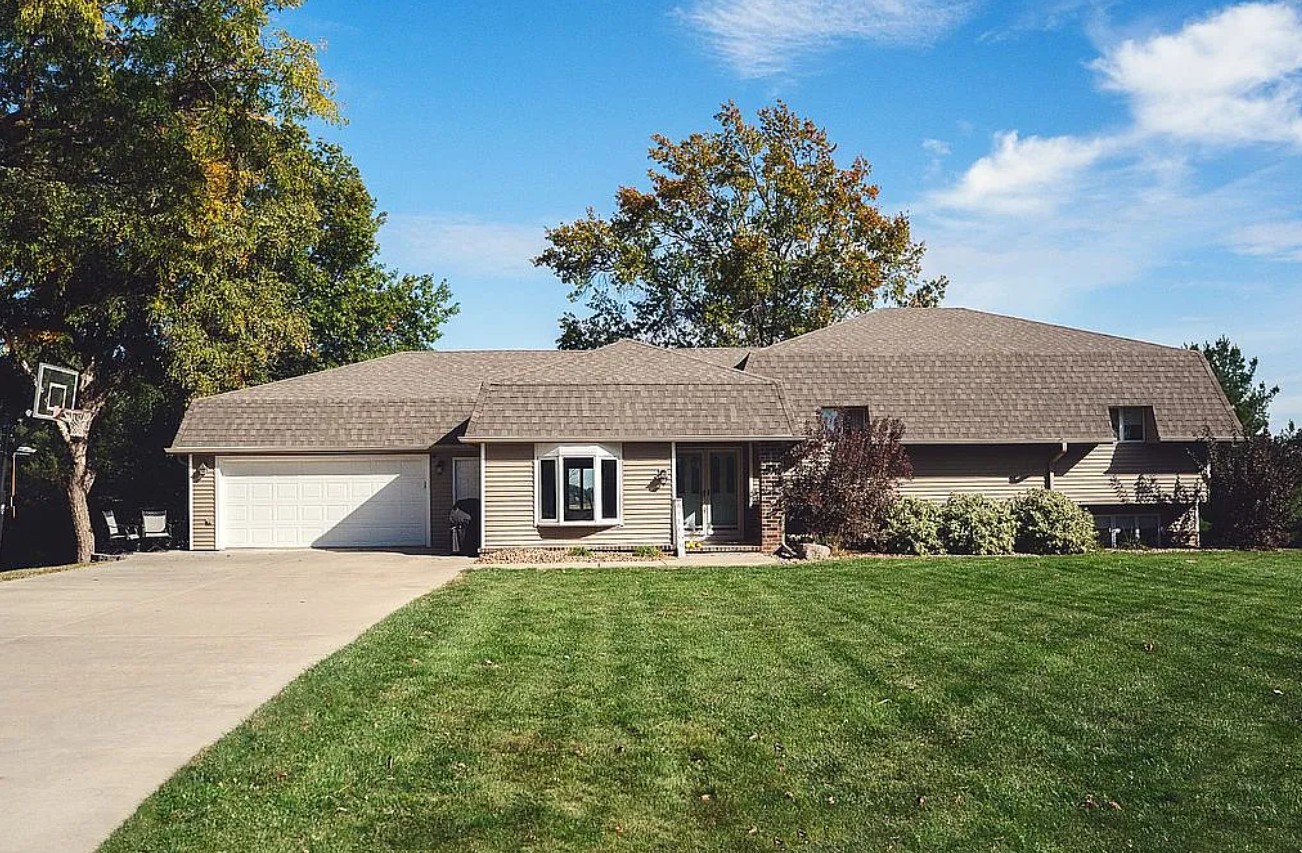 5 Bedroom House For Sale By Owner in Harlan, IA 