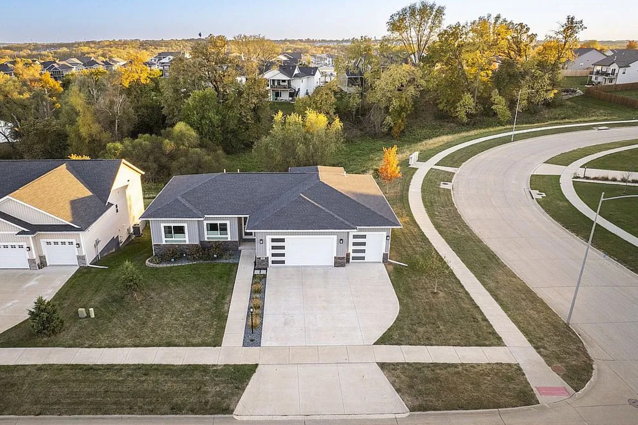 5 Bedroom House For Sale By Owner in Tiffin, IA 