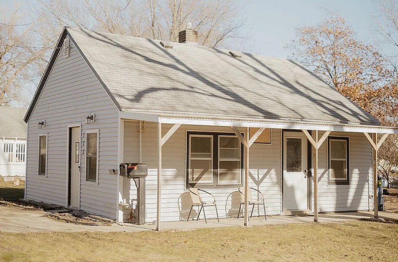 2 Bedroom House For Sale By Owner in Sioux Center, IA 