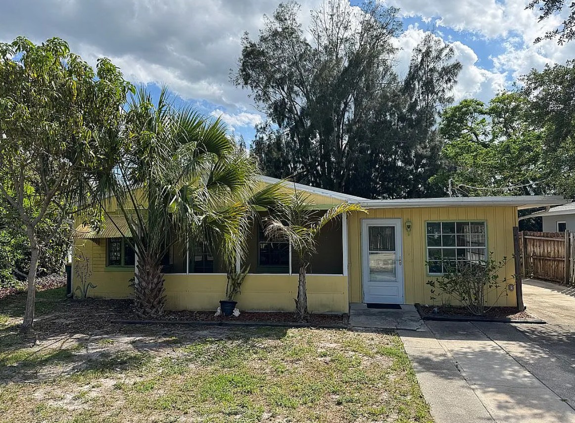 3 Bedroom House For Sale By Owner in Melbourne, FL 