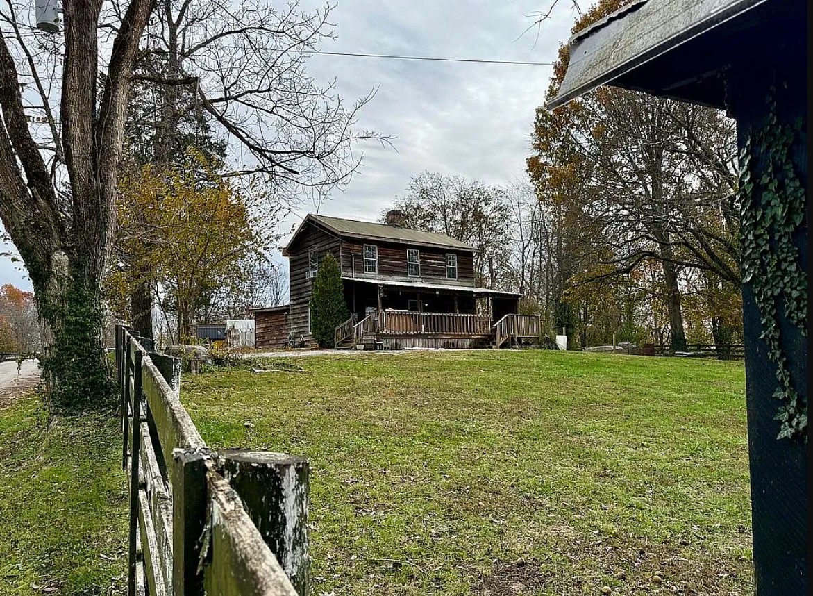 3 Bedroom Cabin For Sale By Owner in Wilmore, KY 