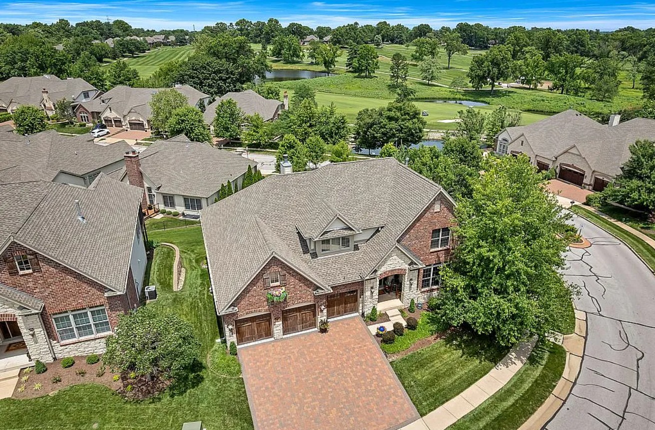 4 Bedroom House For Sale By Owner in Ballwin, MO 