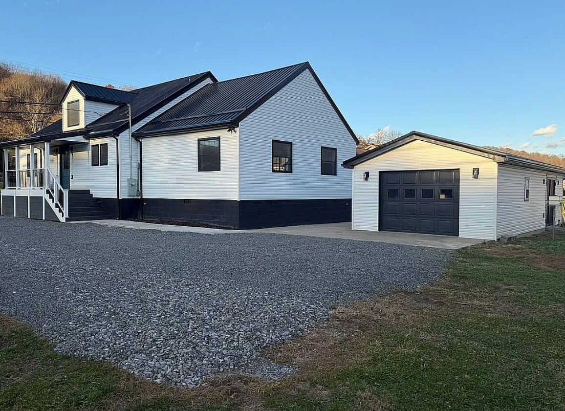 4 Bedroom House For Sale By Owner in Weston, WV