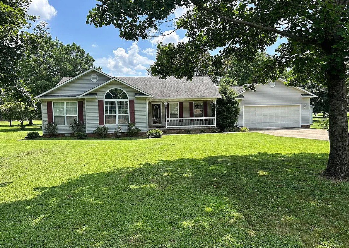 3 Bedroom House For Sale By Owner in Bernie, MO