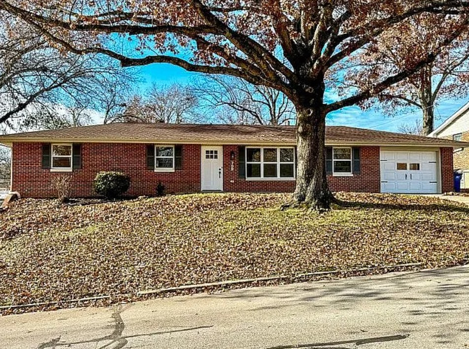 3 Bedroom House For Sale By Owner in Jefferson City, MO 