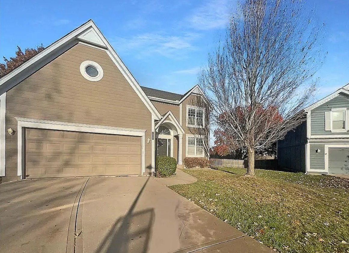 4 Bedroom House For Sale By Owner in Olathe, KS