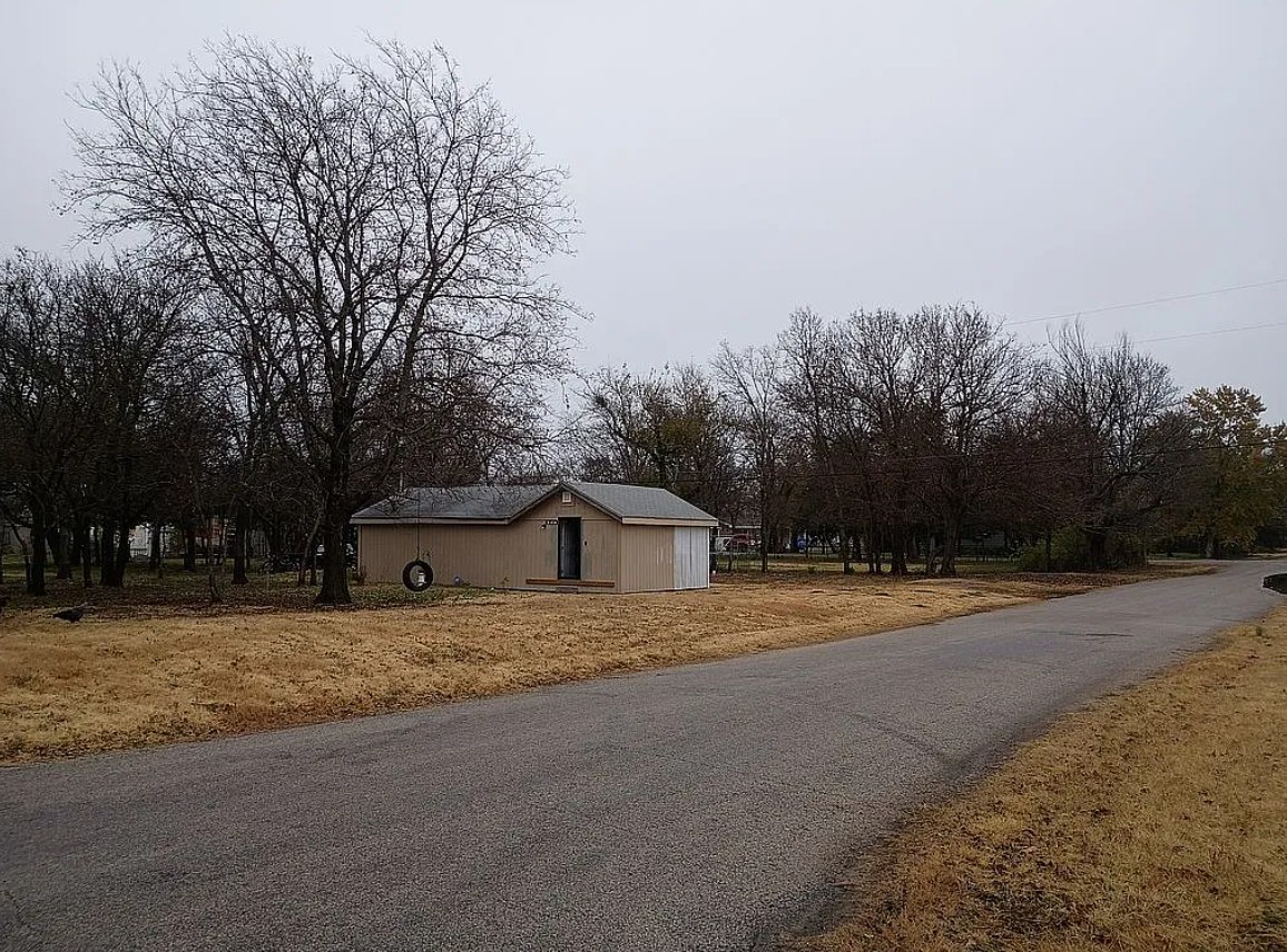 1 Bedroom Cabin For Sale By Owner in Hutchinson, KS 