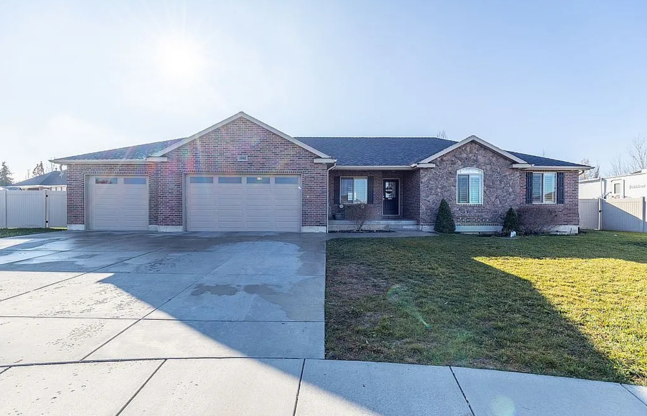 6 Bedroom House For Sale By Owner in Clinton, UT 