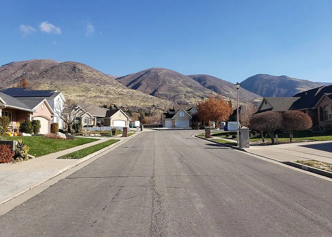 6 Bedroom House For Sale By Owner in Centerville, UT 