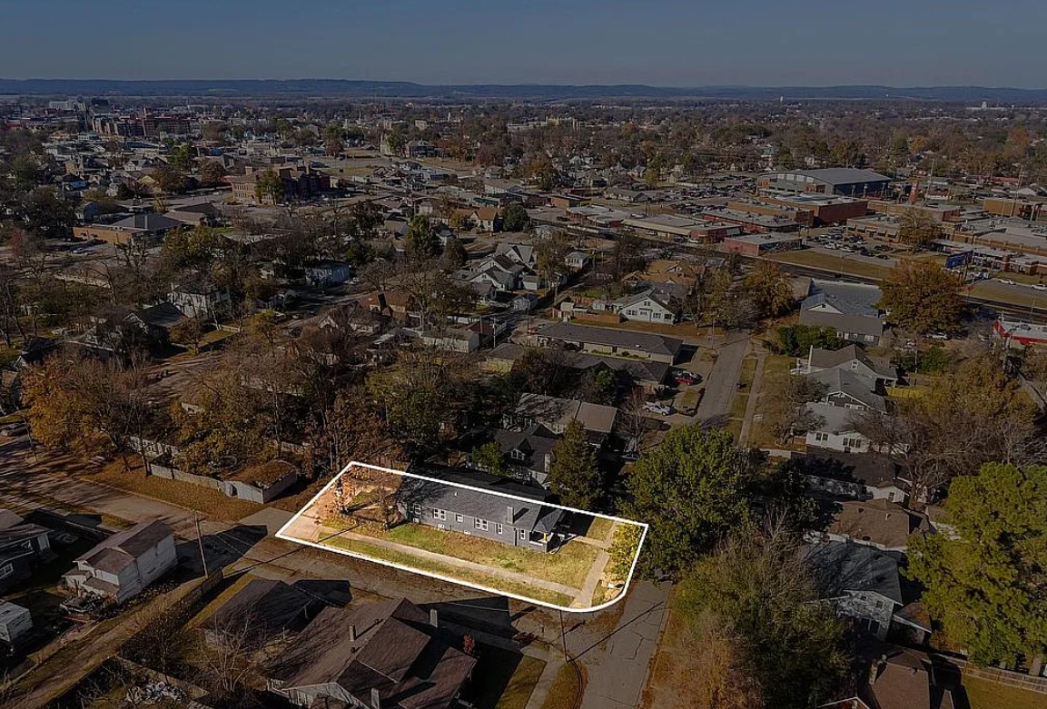 3 Bedroom House For Sale By Owner in Fort Smith, AR 