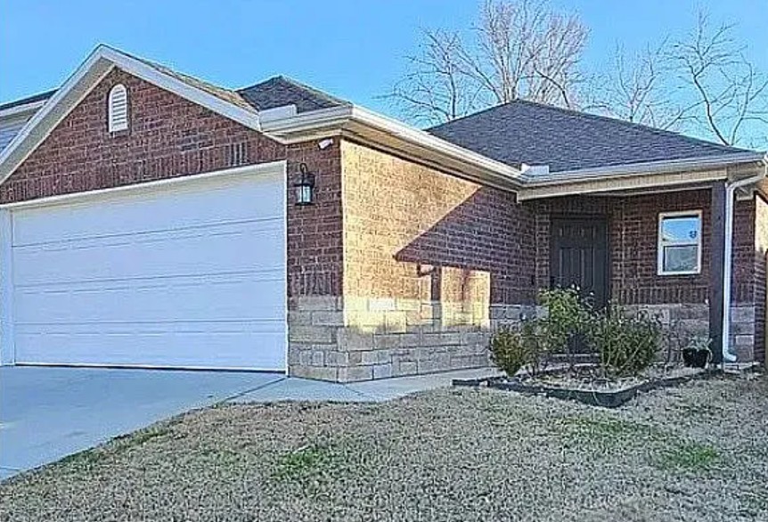 4 Bedroom House For Sale By Owner in Lowell, AR 