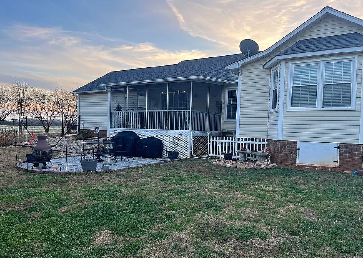 3 Bedroom House For Sale By Owner in Campobello, SC 