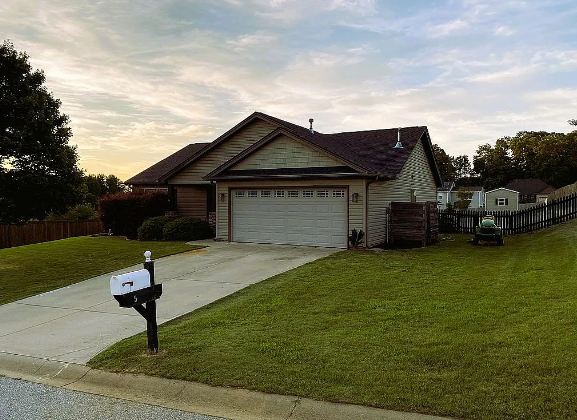 3 Bedroom House For Sale By Owner in Travelers Rest, SC