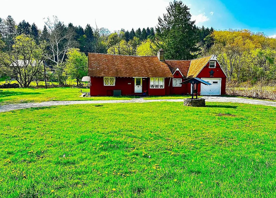 3 Bedroom House For Sale By Owner in Vandergrift, PA 