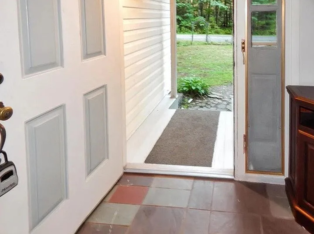 4 Bedroom House For Sale By Owner in Pocono Lake, PA 