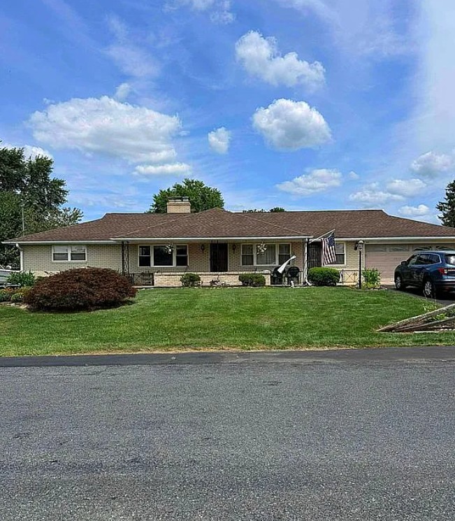 3 Bedroom House For Sale By Owner in Dover, PA 