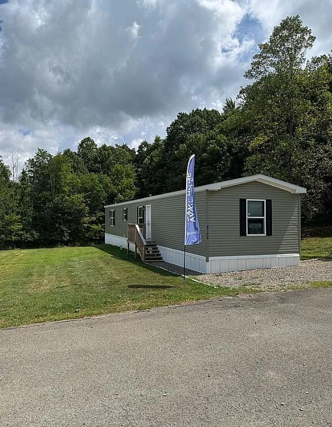 Single Wide Mobile Home For Sale By Owner in Greensburg, PA 