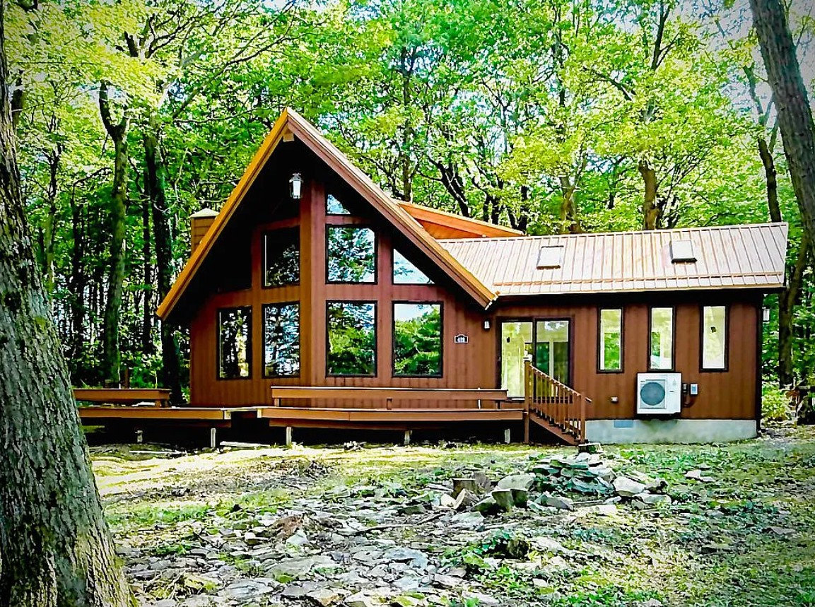 Ski-In Ski-Out Chalet For Sale By Owner in Claysburg, PA 