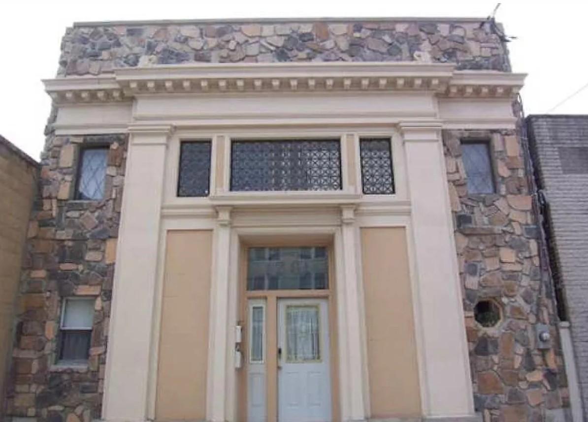 Bank Building House For Sale By Owner in Dallastown, PA 