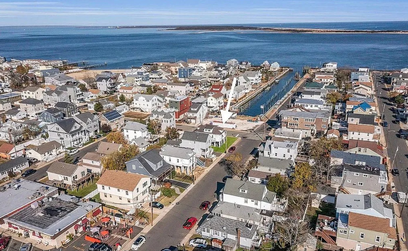 2 Bedroom House For Sale By Owner in Highlands, NJ