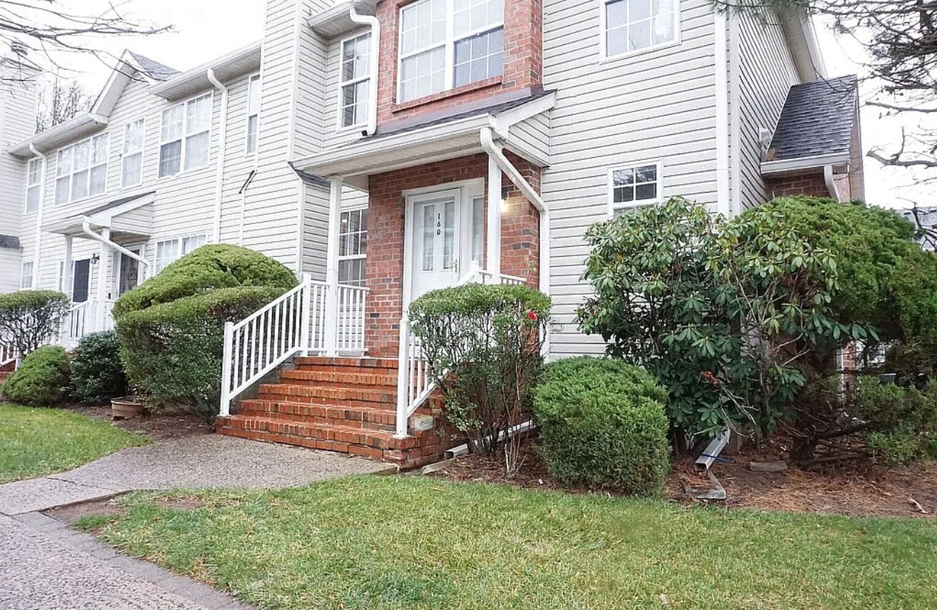 3 Bedroom Townhouse For Sale By Owner in Piscataway, NJ 