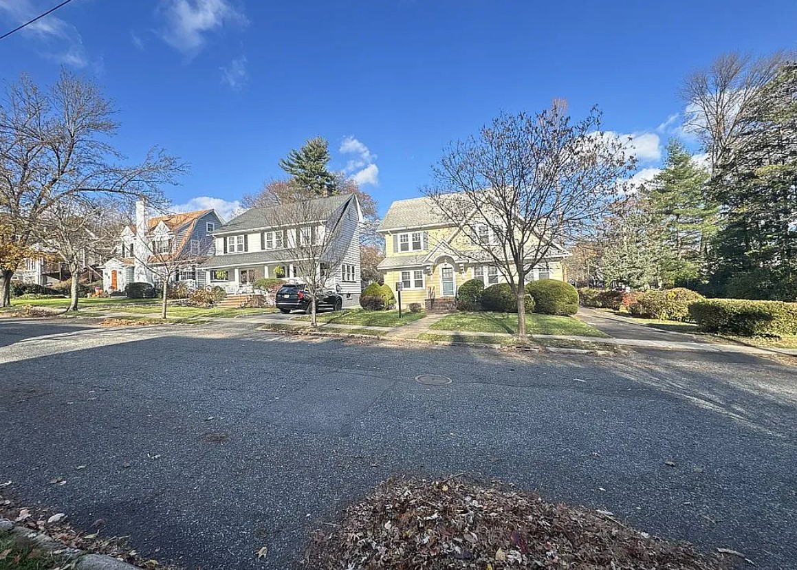 3 Bedroom House For Sale By Owner in Maplewood, NJ 