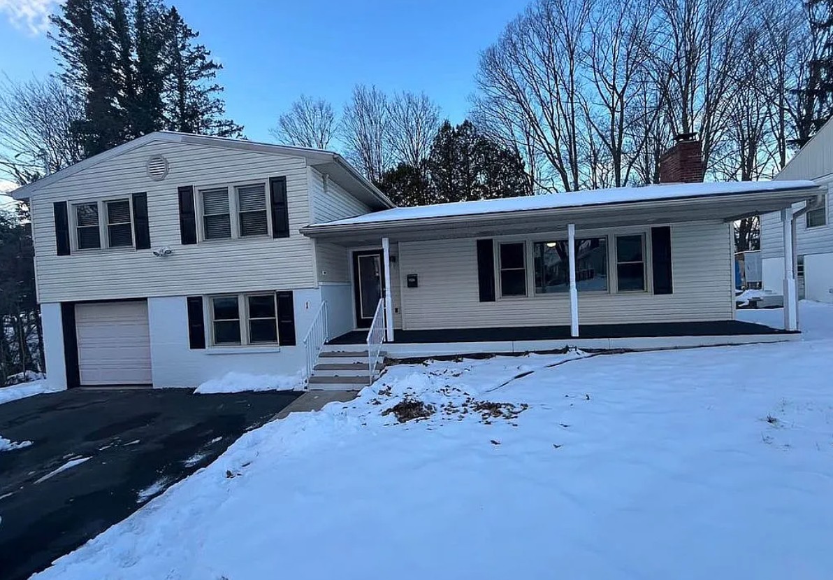 4 Bedroom House For Sale By Owner in Clarks Green, PA 