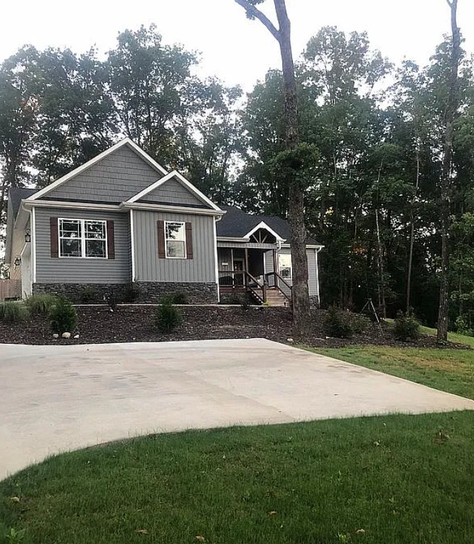 3 Bedroom House For Sale By Owner in Dalton, GA 