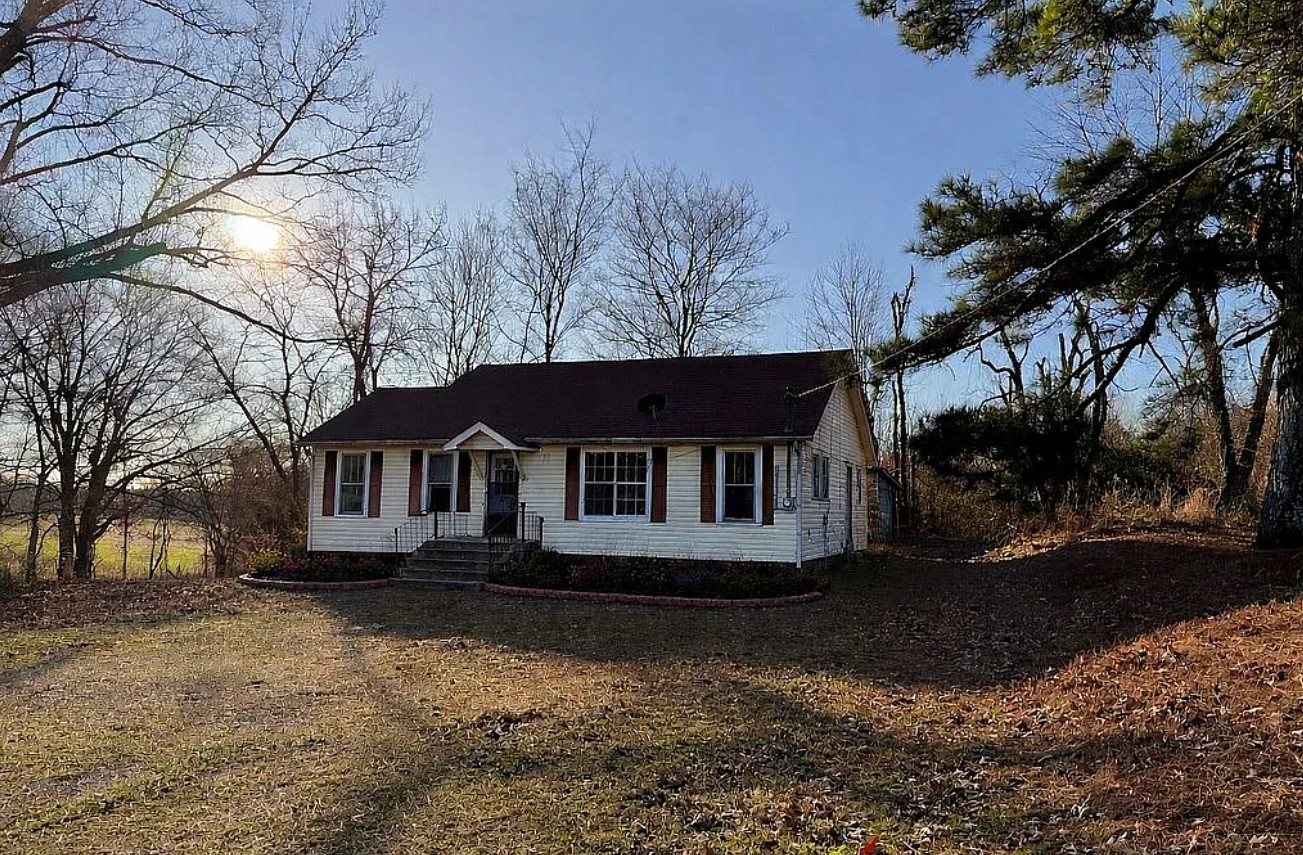 3 Bedroom House For Sale By Owner in Friendship, TN 