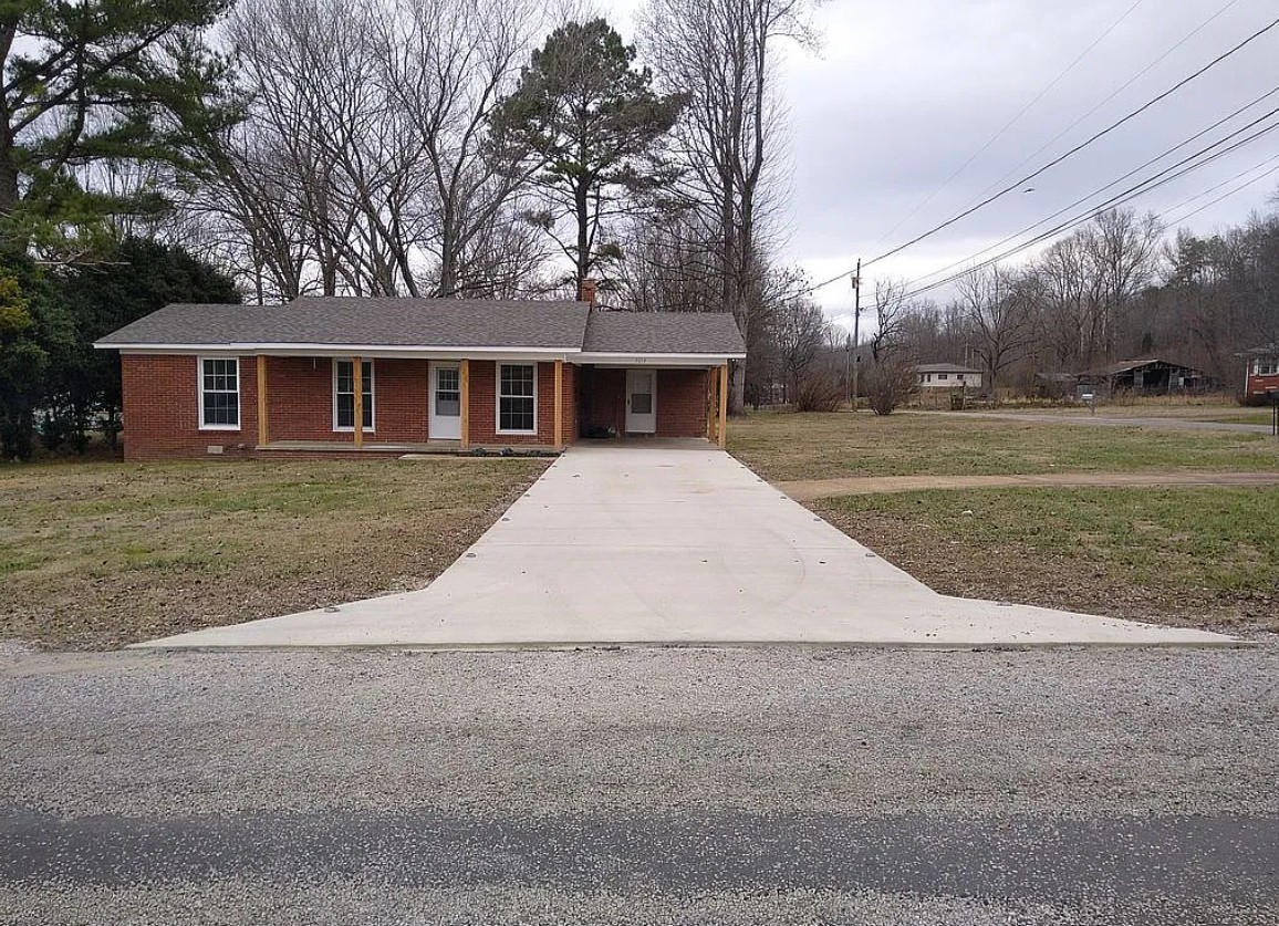 3 Bedroom House For Sale By Owner in Waynesboro, TN 