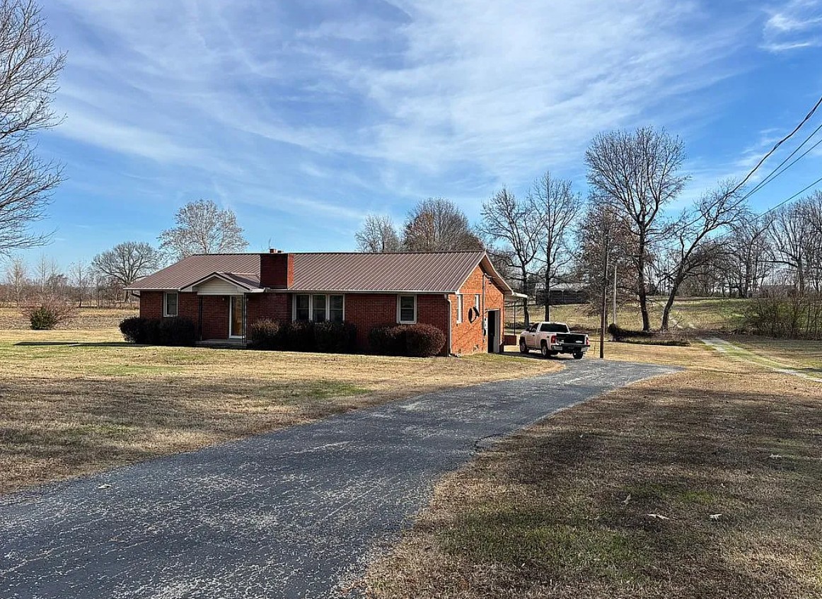 2 Bedroom House For Sale By Owner in Dyer, TN 