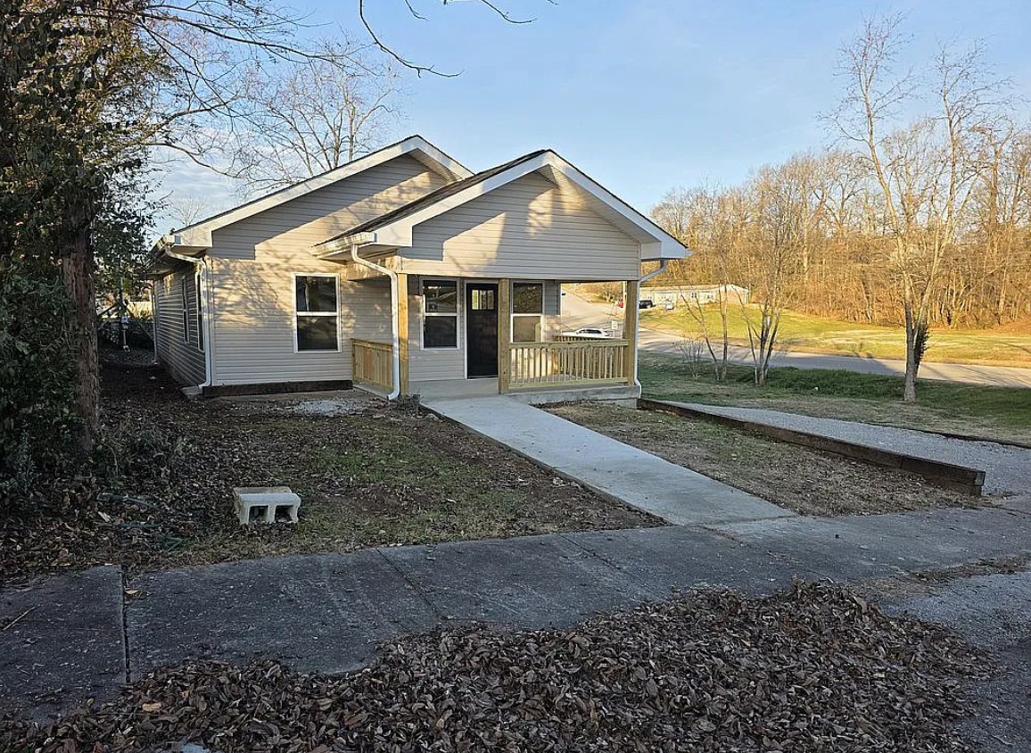 3 Bedroom House For Sale By Owner in Livingston, TN 