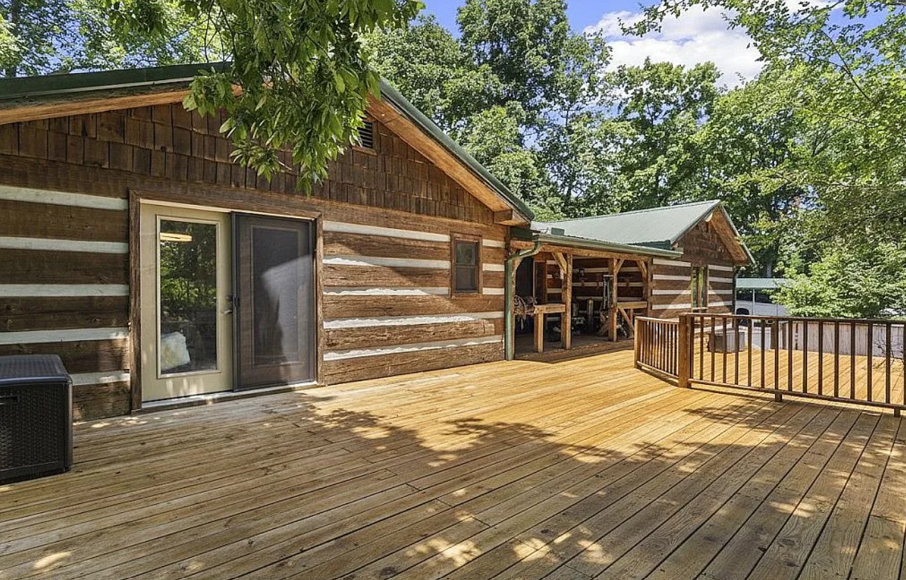 Log Cabin Home For Sale By Owner in Dandridge, TN 