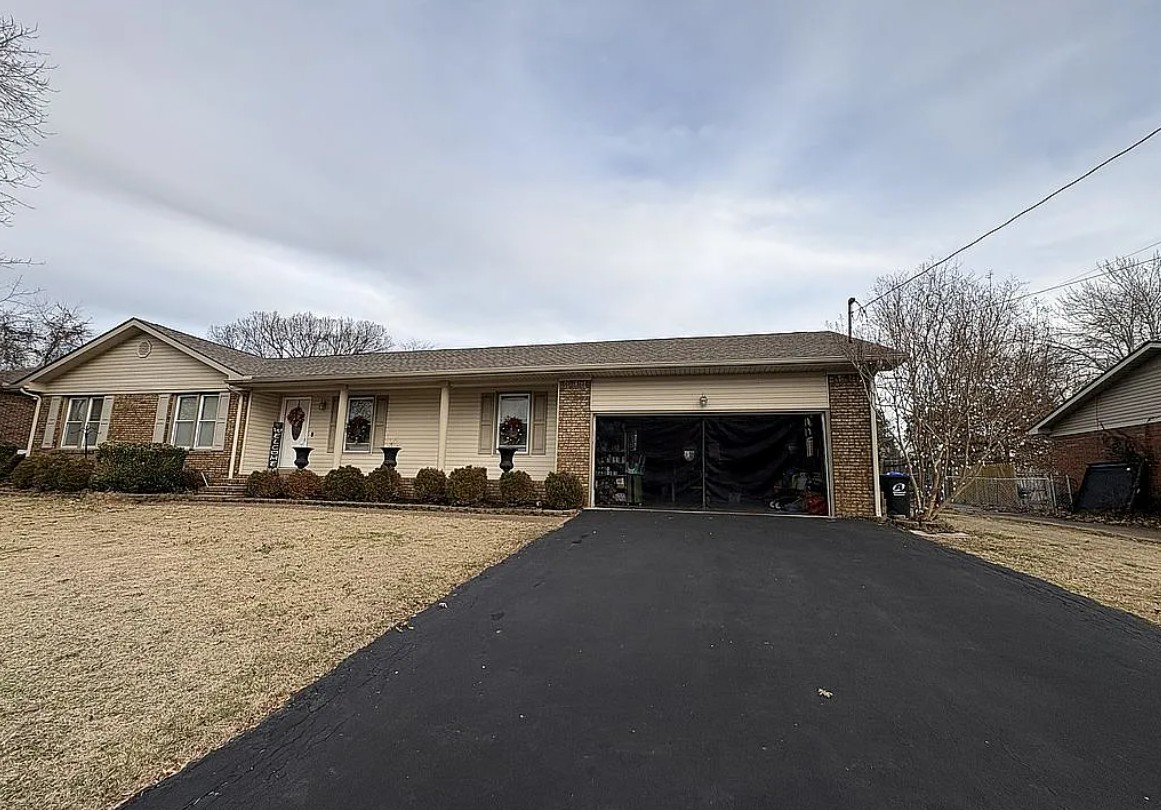 3 Bedroom House For Sale By Owner in Hopkinsville, KY 