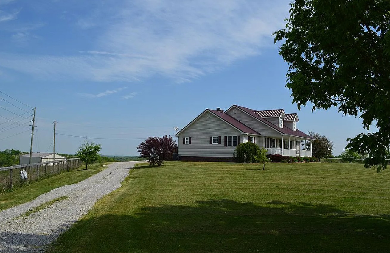 4 Bedroom House For Sale By Owner in Carlisle, KY 