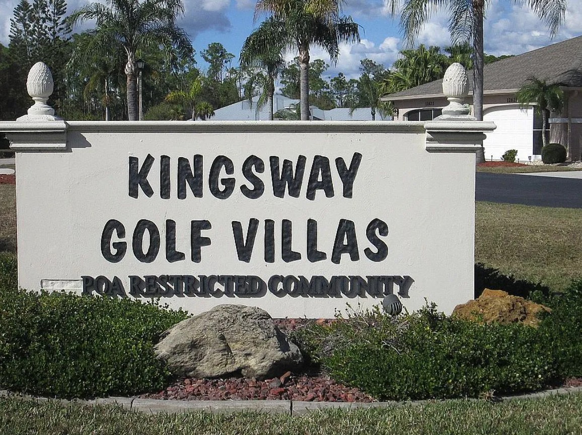 Kingsway Golf Villas Townhouse FSBO in Lake Suzy, FL 