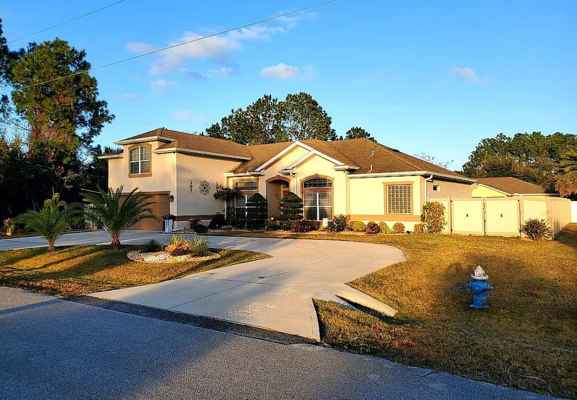 4 Bedroom House For Sale By Owner in Palm Coast, FL 