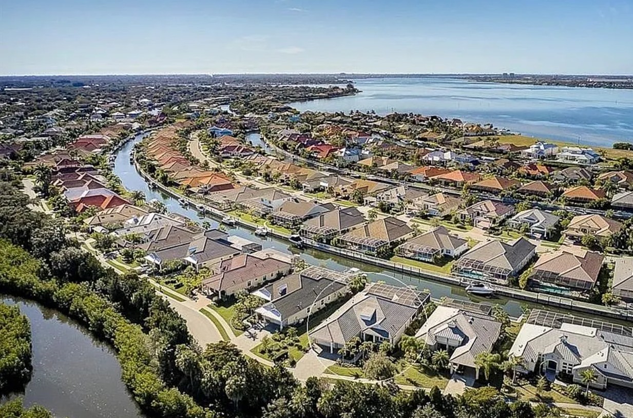 3 Bedroom House For Sale By Owner in Bradenton, FL 