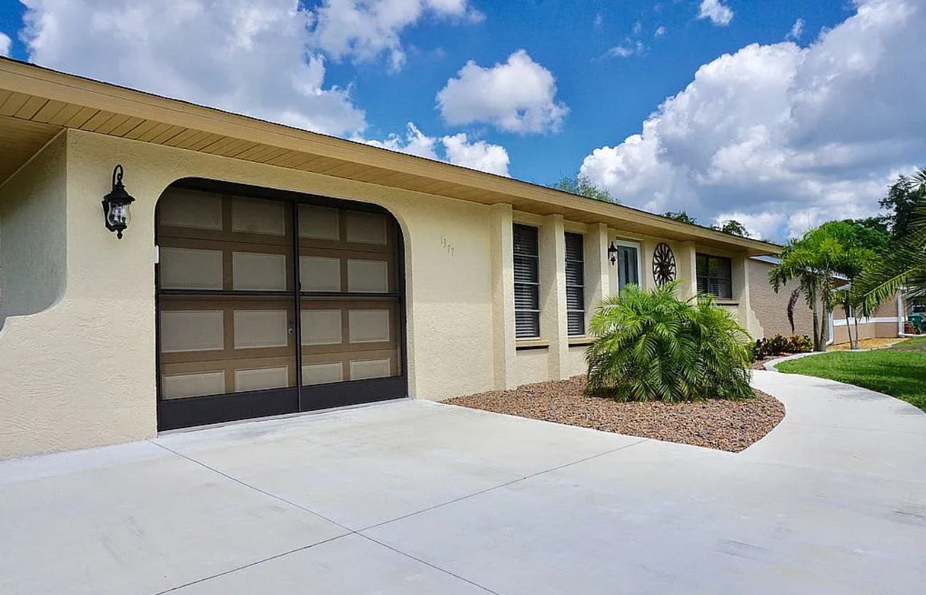 2 Bedroom House For Sale By Owner in Port Charlotte, FL 