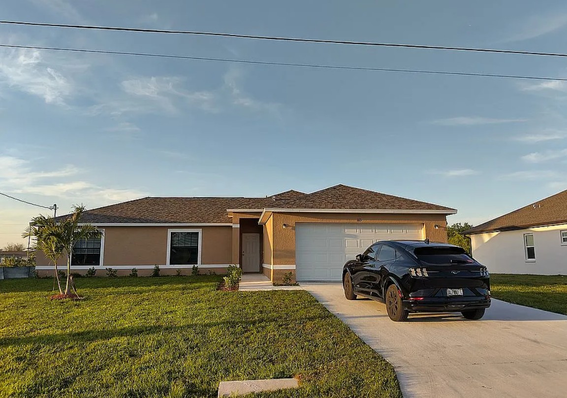 3 Bedroom House For Sale By Owner in Cape Coral, FL 