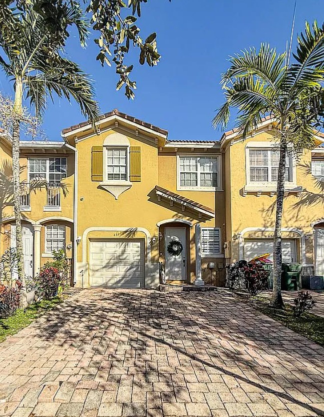 3 Bedroom Townhouse For Sale By Owner in Homestead, FL 